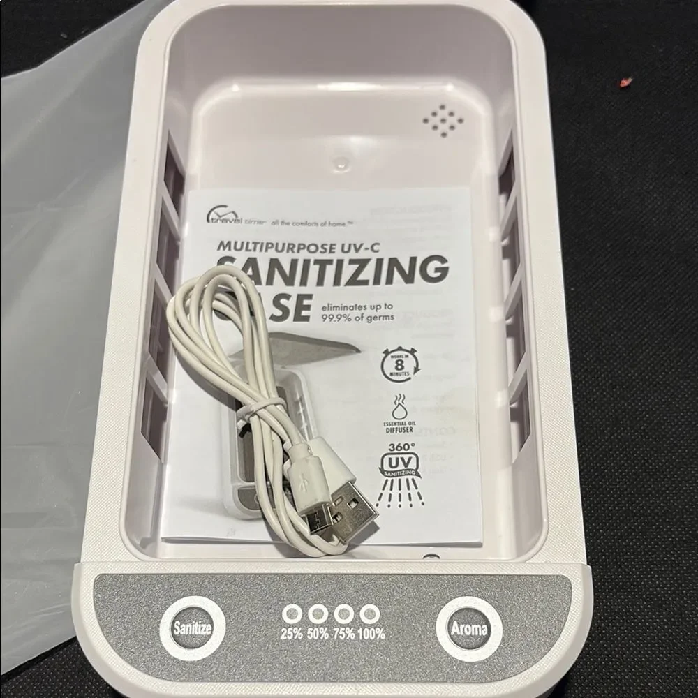 ravel UV-C Sanitizing Case - White and Blue
